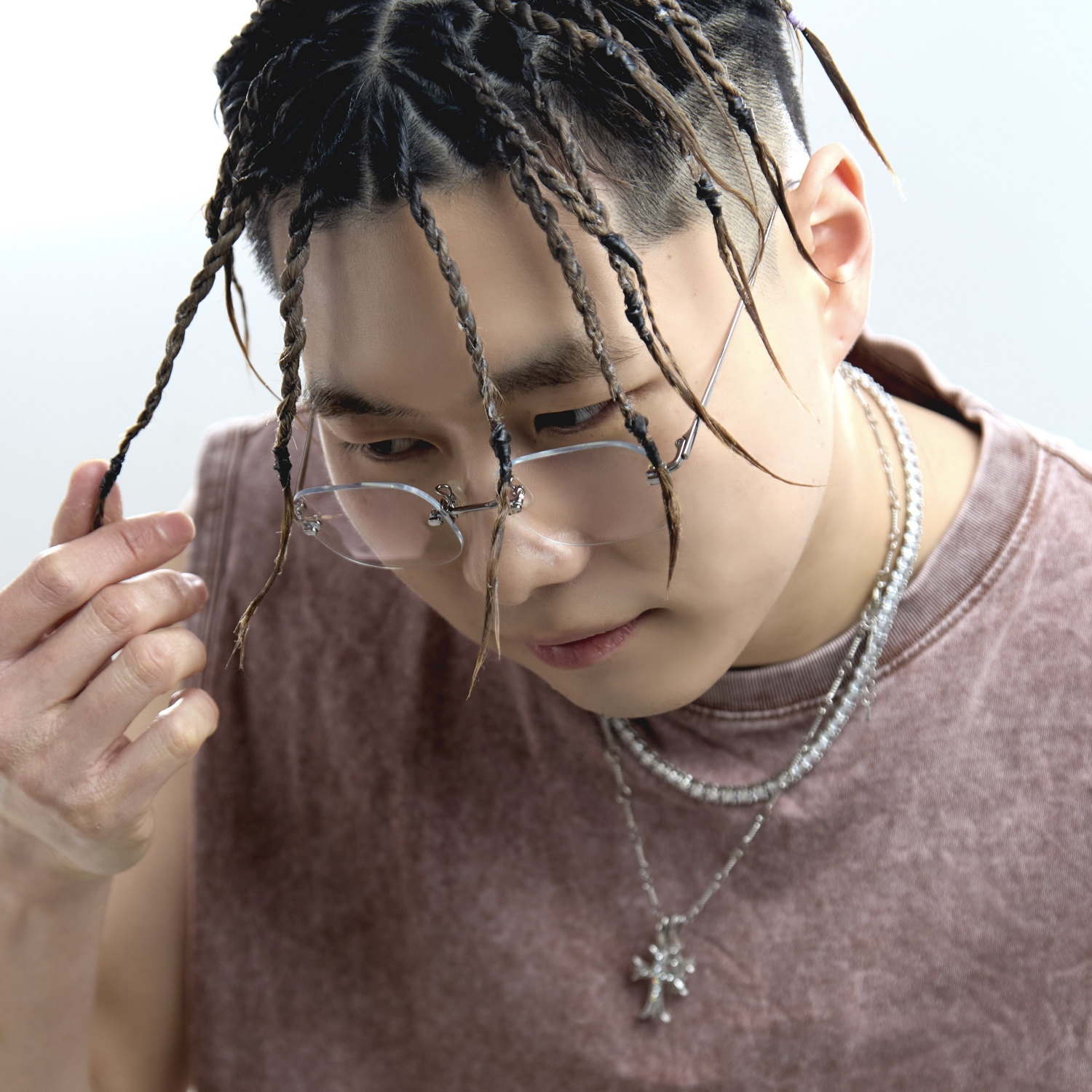 "안녕하세요 ‘뚝배기 땋는 노인’입니다"