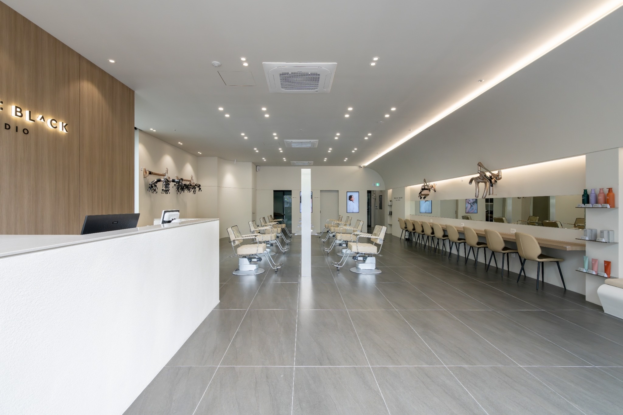 위닛블랙 포레나당산점 - 디자이너 & 주니어 채용